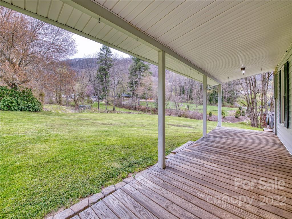 2418 Pigeon Road Waynesville, NC 28786 - Photo 16 of 32 Gallery Image 16