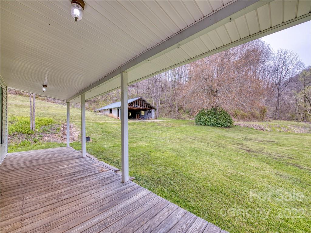 2418 Pigeon Road Waynesville, NC 28786 - Photo 17 of 32 Gallery Image 17