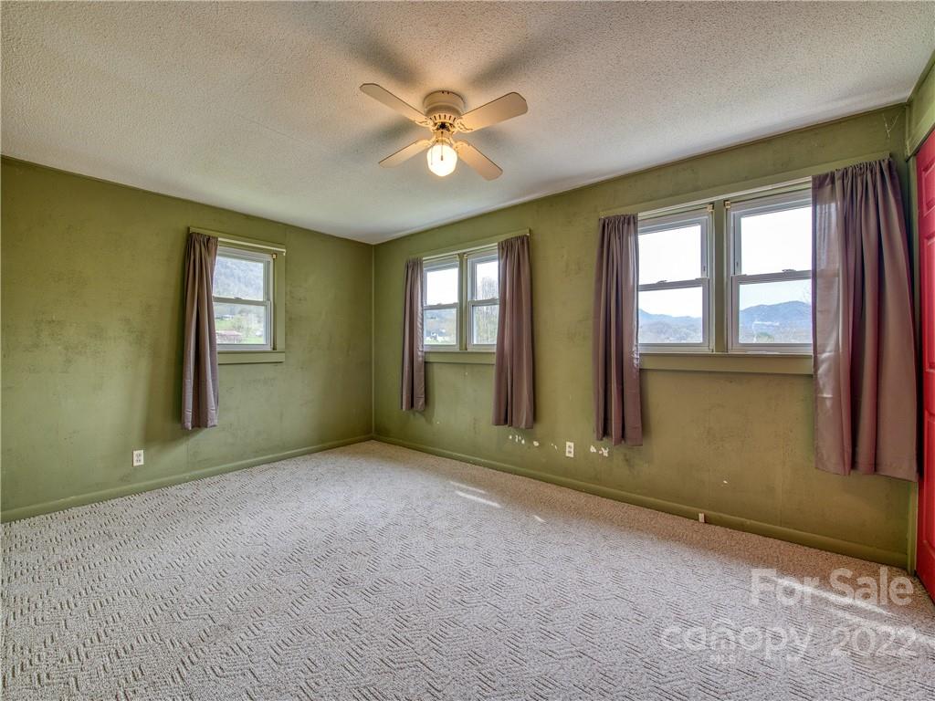 2418 Pigeon Road Waynesville, NC 28786 - Photo 24 of 32 Gallery Image 24