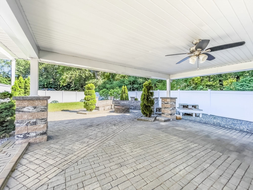 210 Naismith Street Springfield, MA 01104 - Photo 14 of 38