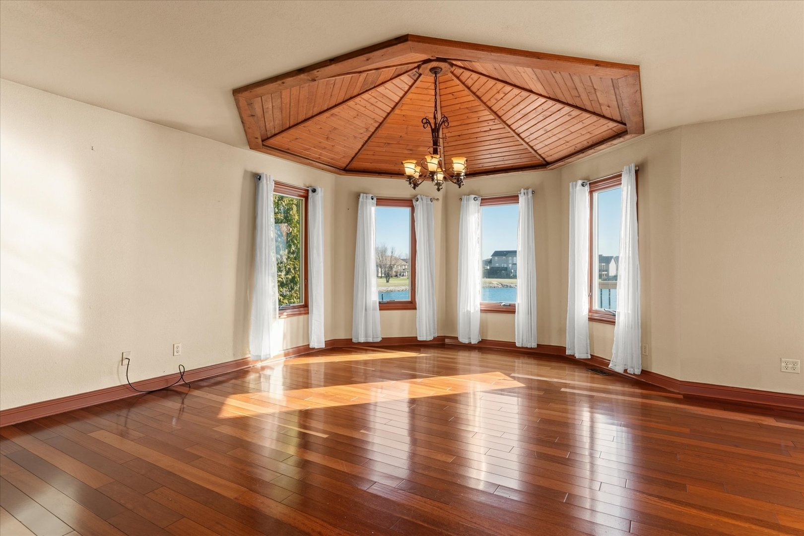 2208 Altoona Road Bloomington, IL 61705 - Photo 8 of 53