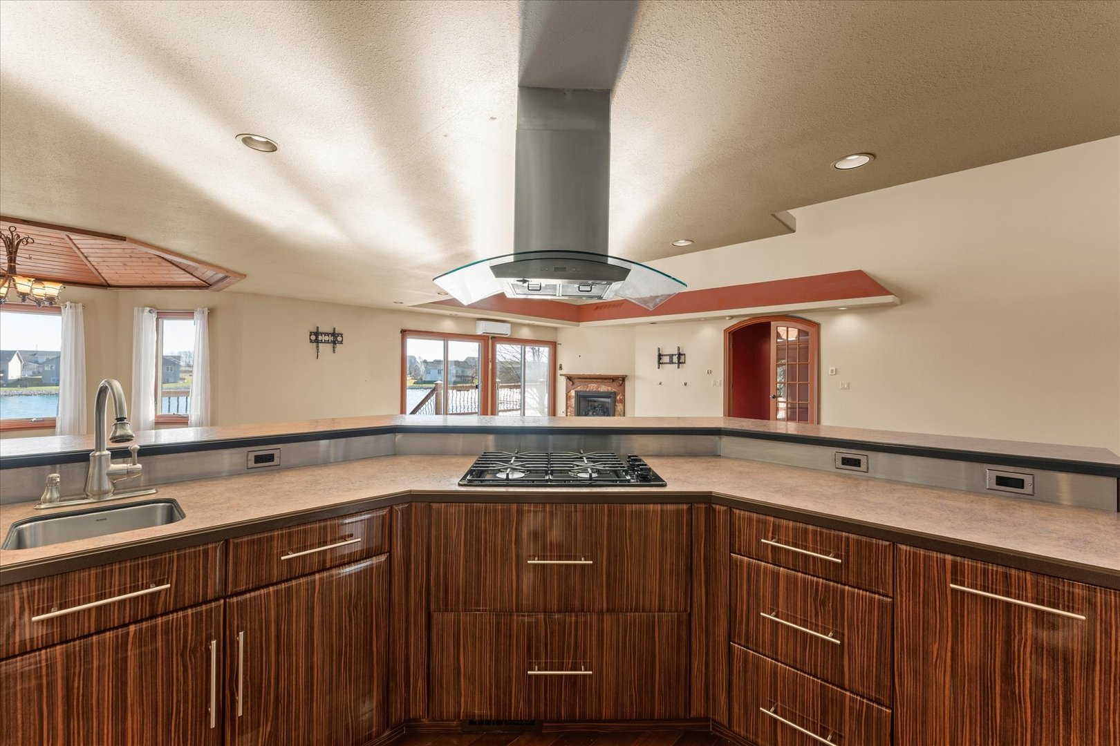 2208 Altoona Road Bloomington, IL 61705 - Photo 10 of 53