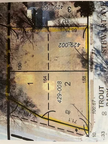 a sign broad on the side of a building