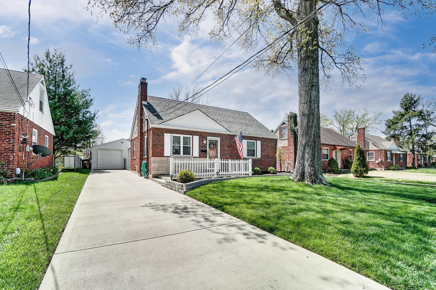 2238 Hunt Road Reading, OH 45215 - Photo 2 of 41