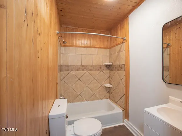 $149,000 | 1927 East Fincastle Turnpike, Tazewell, VA 24651