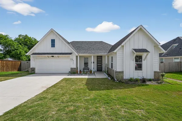 $665,000 | 411 West Harwood Road, Euless, TX 76039
