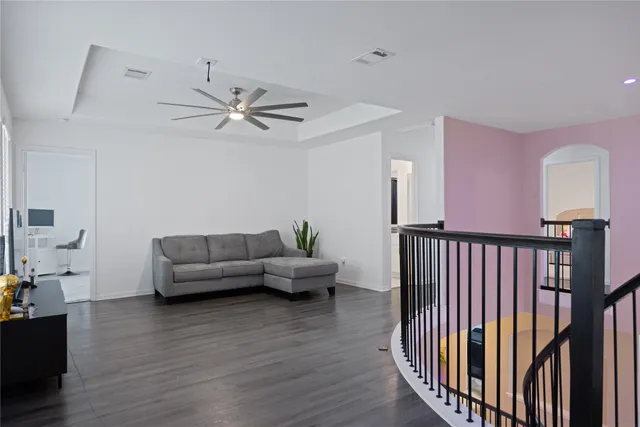 a view of livingroom and furniture