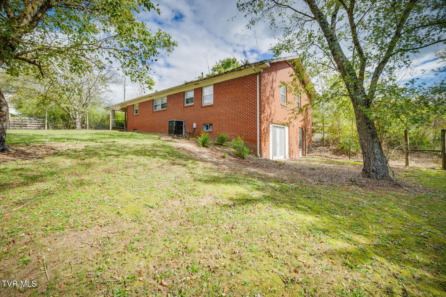6245 Baileyton Road Greeneville, TN 37745 - Photo 18 of 19 024