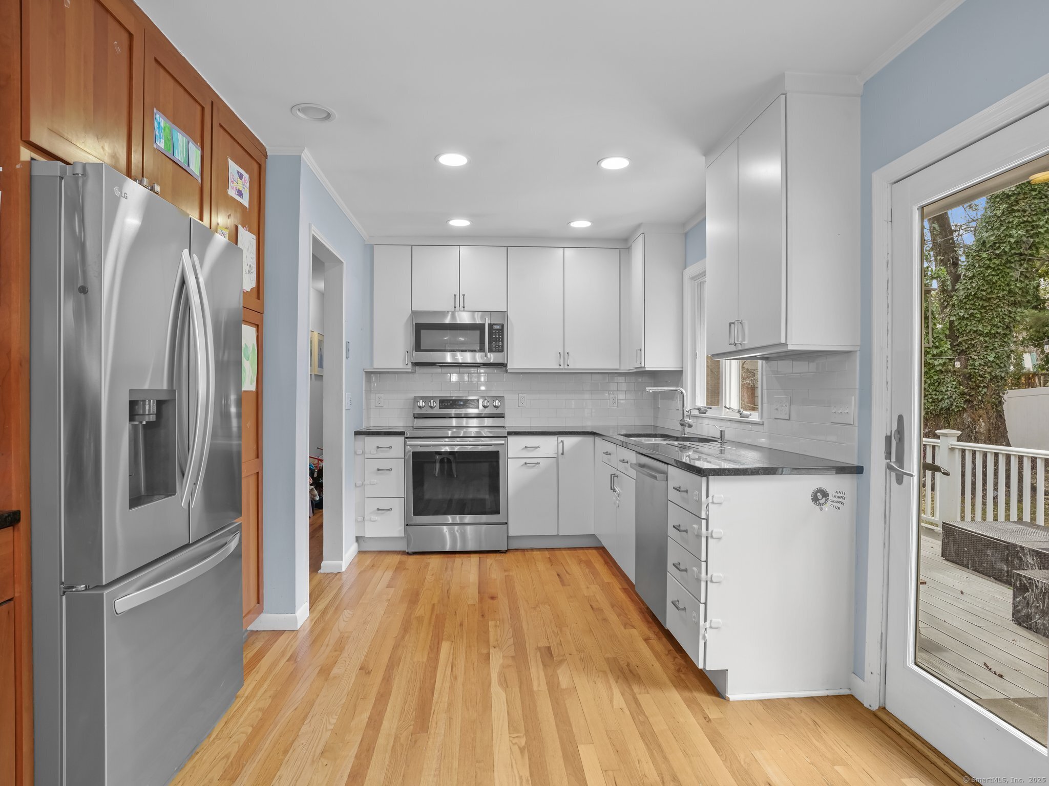 11 Old Field Road Norwalk, CT 06853 - Photo 8 of 33