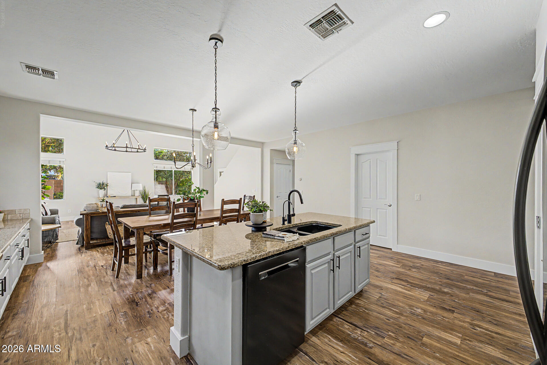 6992 South View Lane Gilbert, AZ 85298 - Photo 11 of 71 21 - View Lane