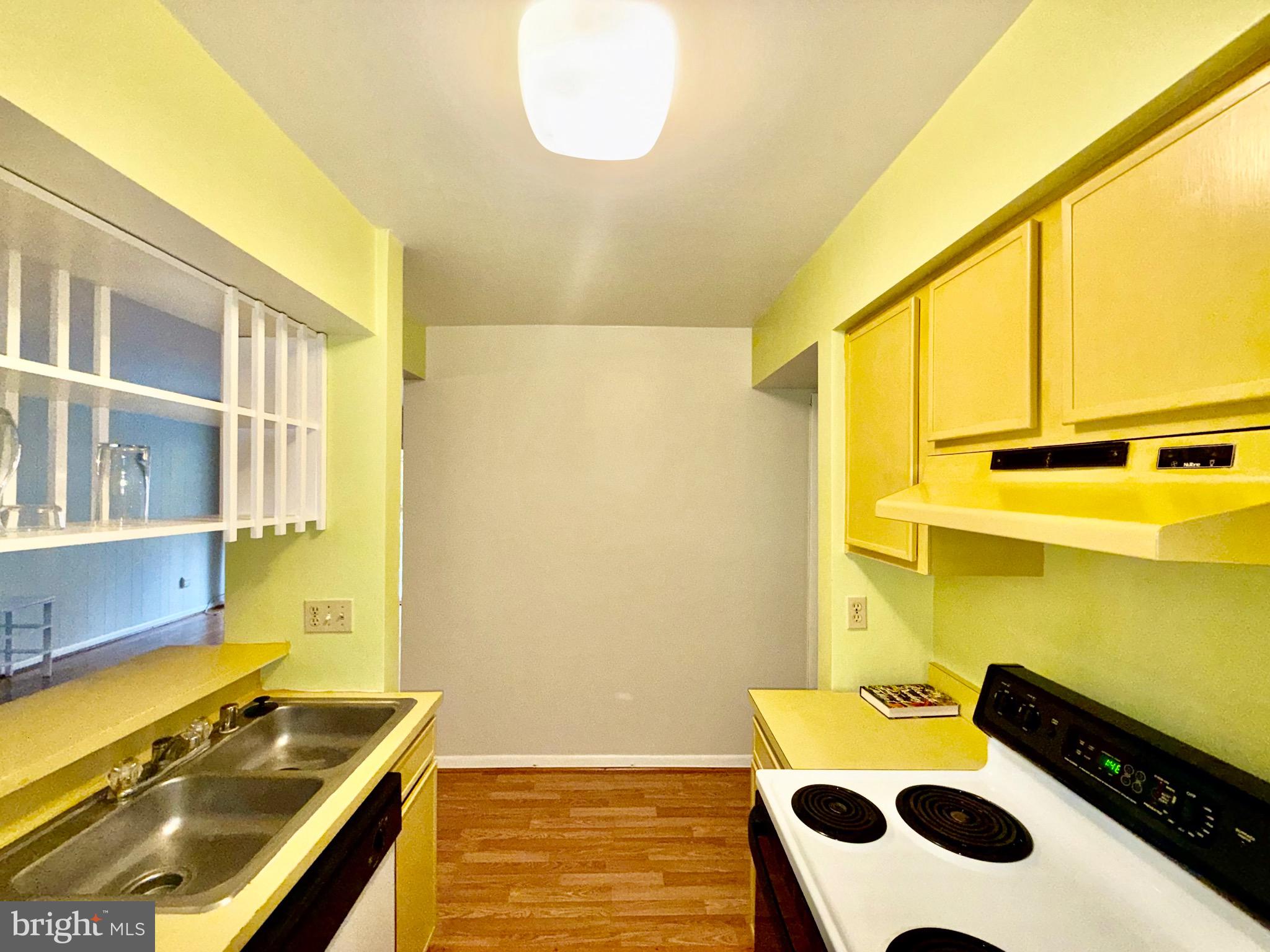 5806 Royal Ridge Drive, Unit R Springfield, VA 22152 - Photo 16 of 26