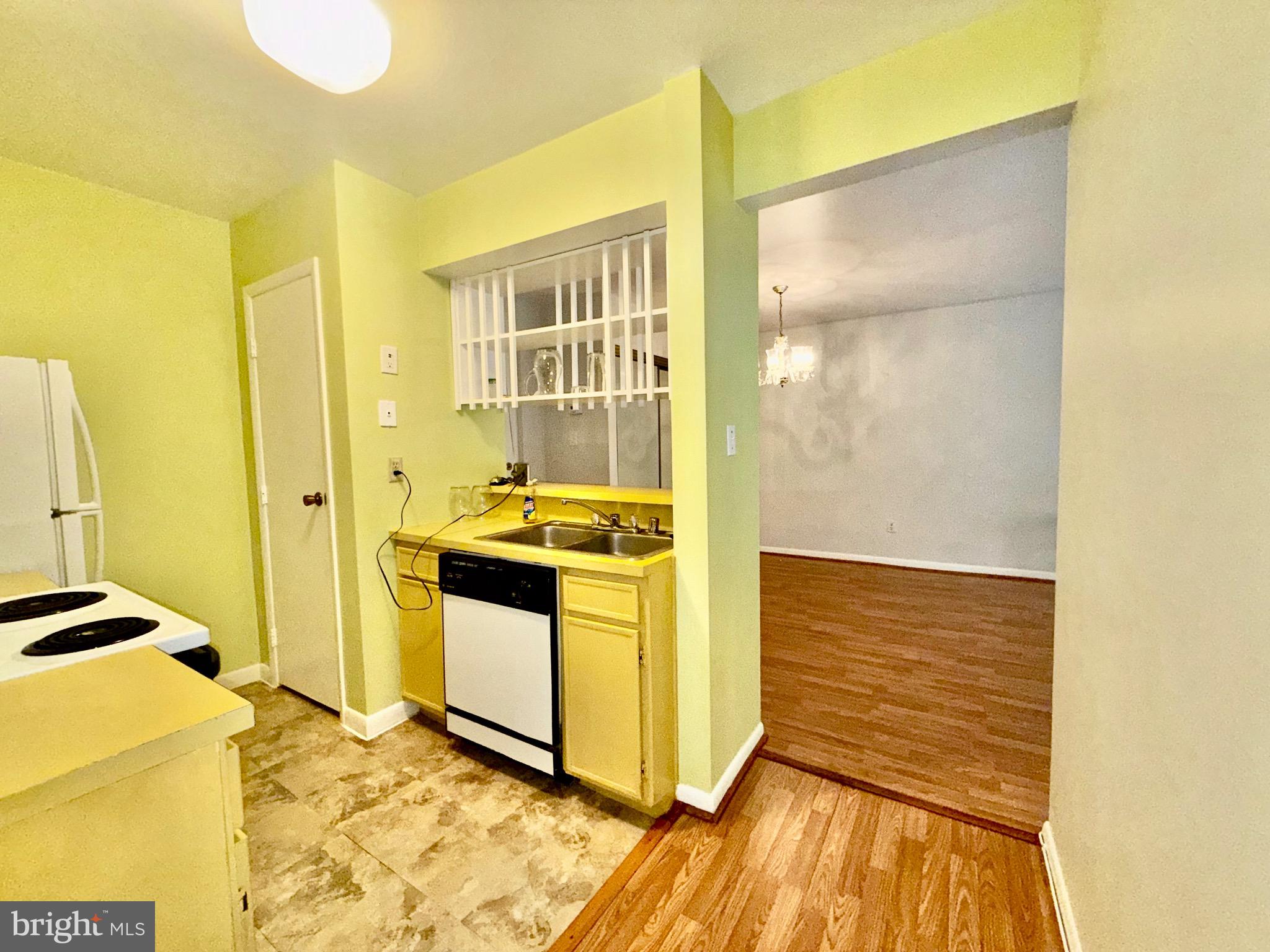 5806 Royal Ridge Drive, Unit R Springfield, VA 22152 - Photo 20 of 26