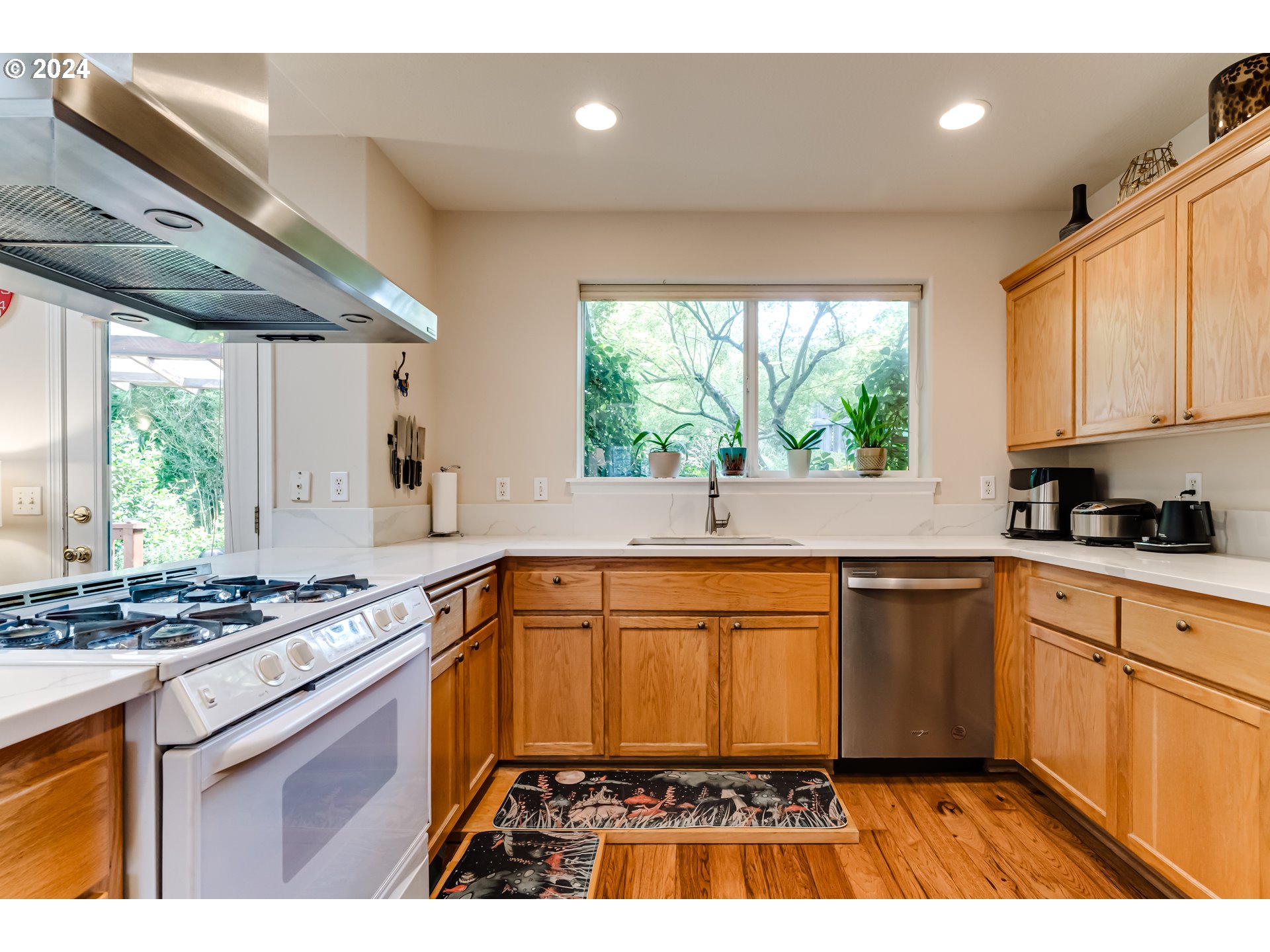 2631 Moon Mountain Drive Eugene, OR 97403 - Photo 10 of 35