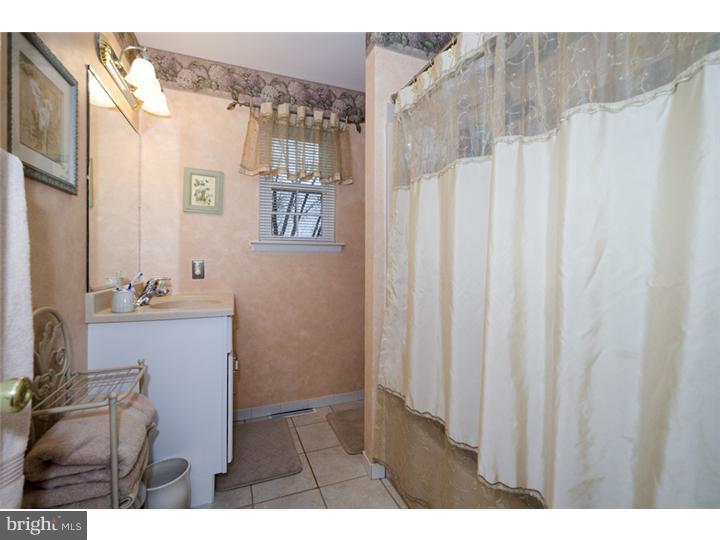 262 Aspen Road Yardley, PA 19067 - Photo 16 of 25 Gallery Image 16