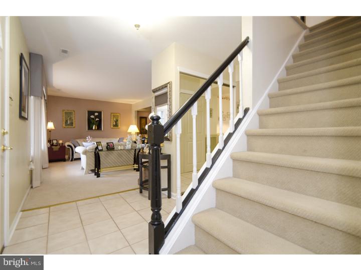 262 Aspen Road Yardley, PA 19067 - Photo 3 of 25 Gallery Image 3