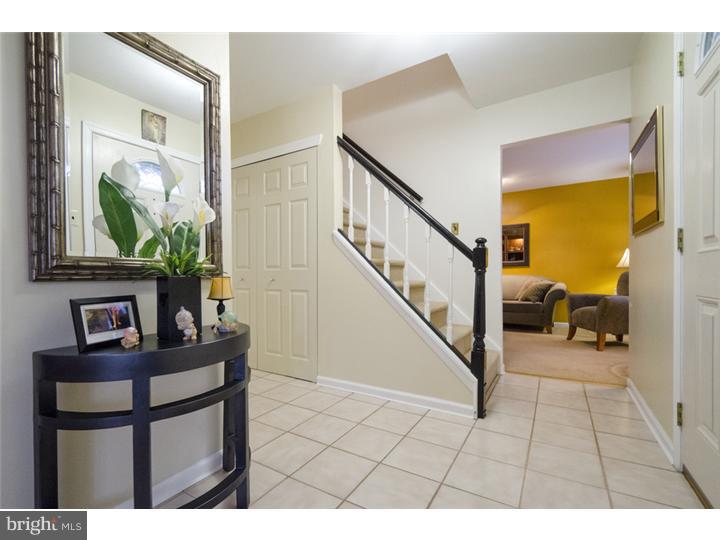 262 Aspen Road Yardley, PA 19067 - Photo 4 of 25 Gallery Image 4