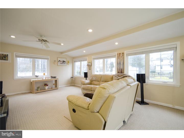 262 Aspen Road Yardley, PA 19067 - Photo 7 of 25 Gallery Image 7