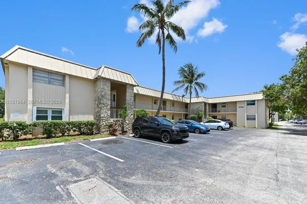$2,210 | 10789 North Military Trail, Unit 9, Palm Beach Gardens, FL 33410