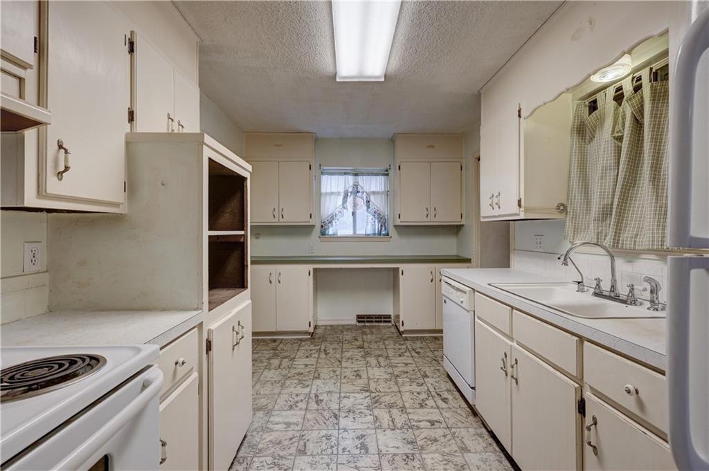 5545 Fountain Road Joplin, MO 64801 - Photo 8 of 42