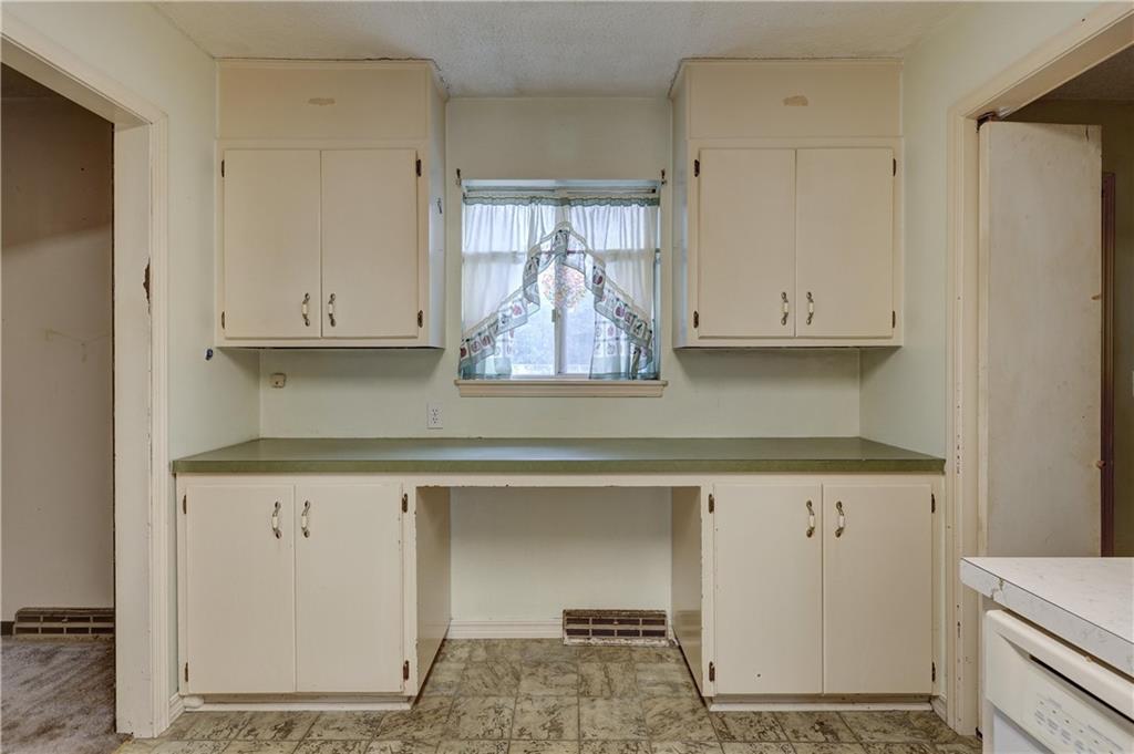 5545 Fountain Road Joplin, MO 64801 - Photo 9 of 42