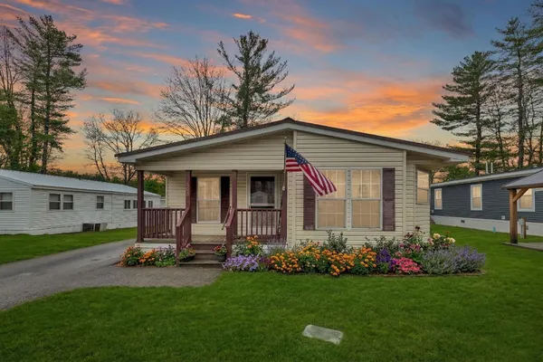 $225,000 | 608 Canterbury Drive, Exeter, NH 03833