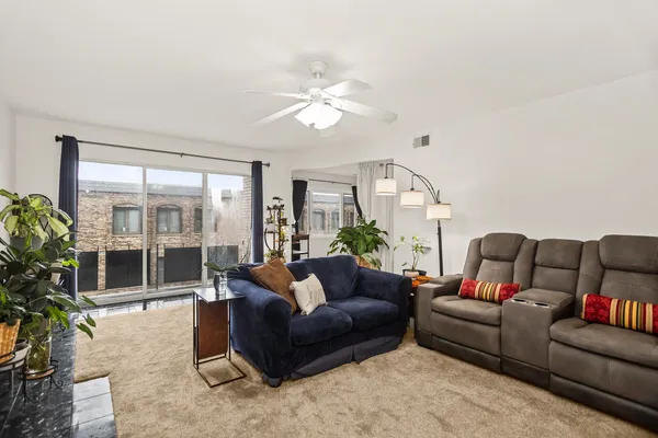 $315,000 | 1010 North Harlem Avenue, Unit 503, River Forest, IL 60305