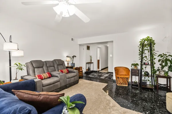$315,000 | 1010 North Harlem Avenue, Unit 503, River Forest, IL 60305