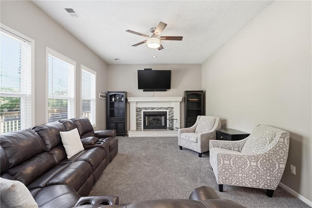 16356 South Central Street Olathe, KS 66062 - Photo 8 of 47