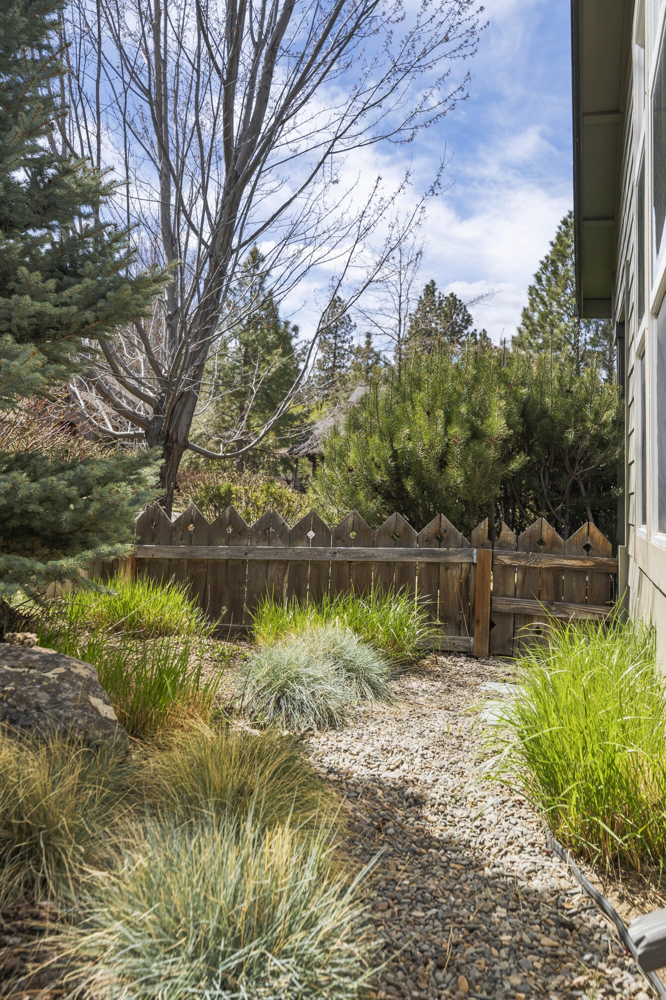 61425 Davis Lake Loop Bend, OR 97702 - Photo 39 of 51 17-Exterior
