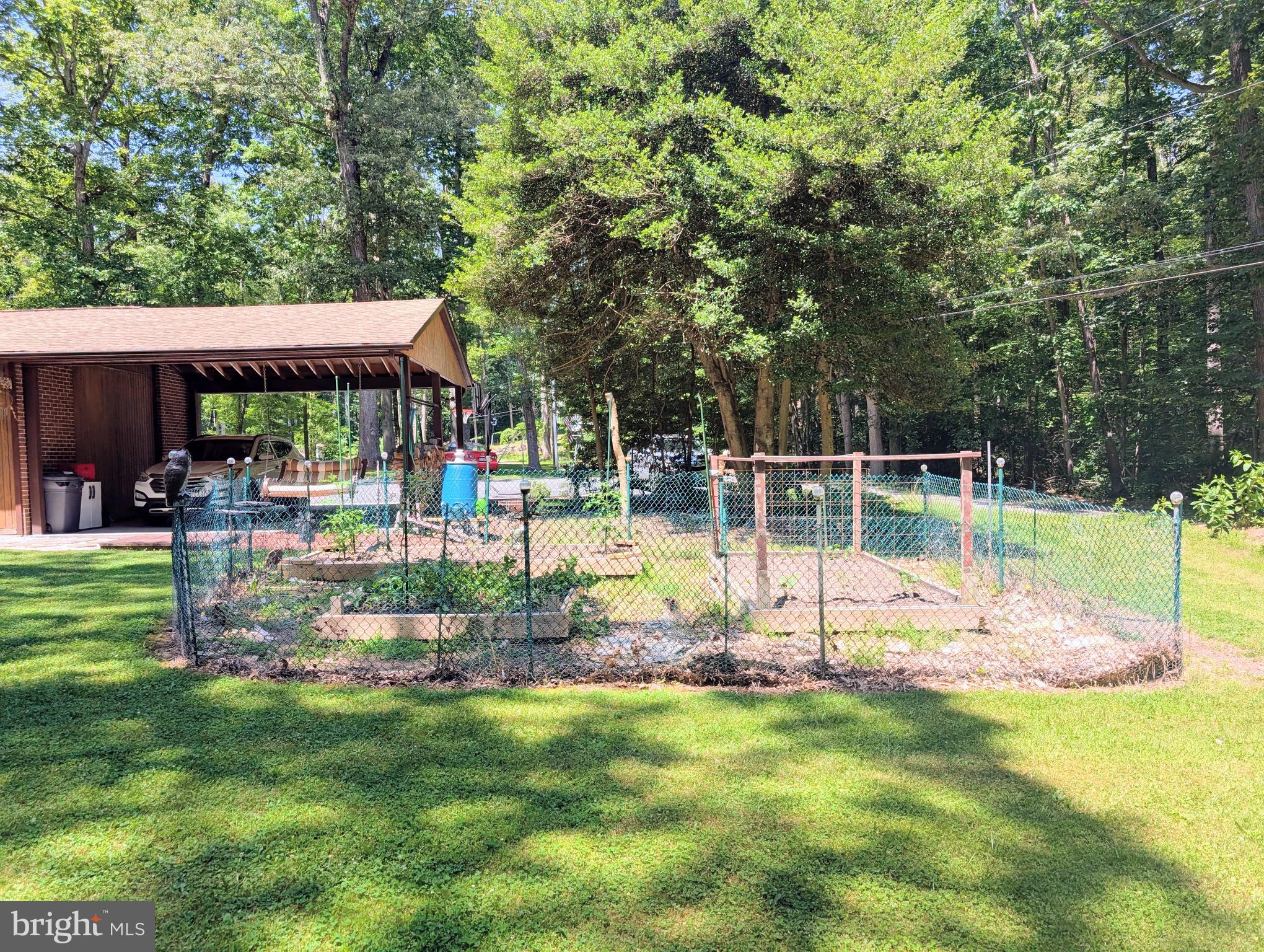 6997 Gilbeth Road Manassas, VA 20112 - Photo 41 of 50 Enclosed Garden