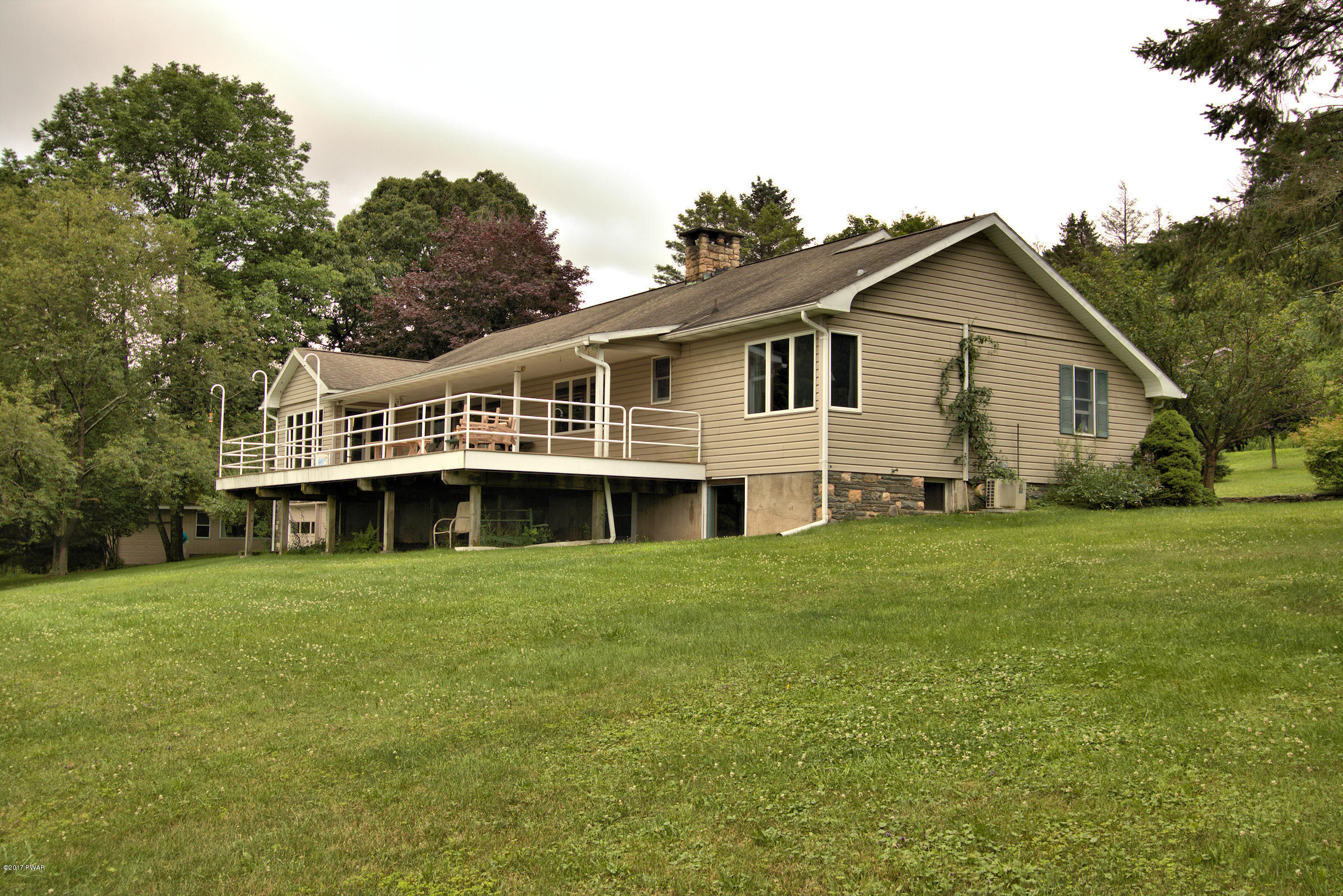 301 Gumbletown Road Tafton, PA 18464 - Photo 3 of 35