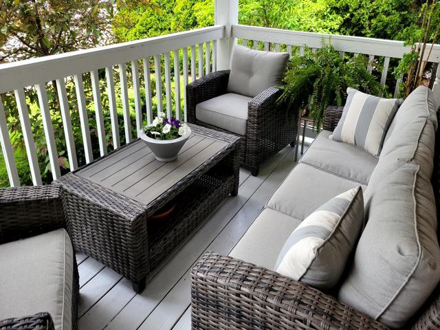 225 Hemlock Avenue Romeoville, IL 60446 - Photo 4 of 32 a balcony view with a seating space