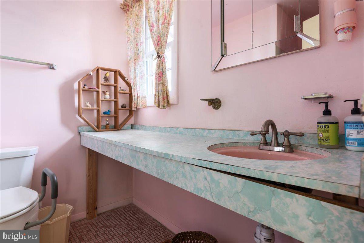 526 Gladhill Road Odenton, MD 21113 - Photo 8 of 33 Gallery Image 8
