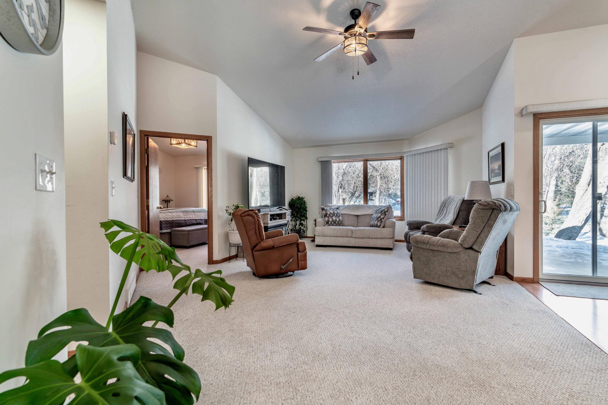 925 East Cavour Avenue Fergus Falls, MN 56537 - Photo 3 of 25