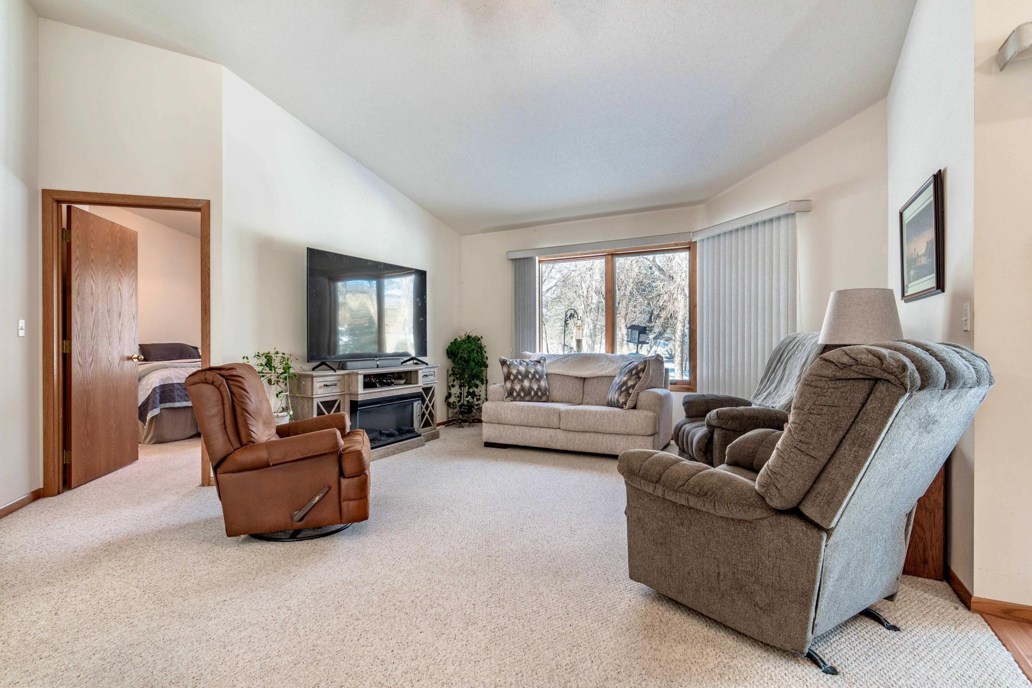 925 East Cavour Avenue Fergus Falls, MN 56537 - Photo 4 of 25