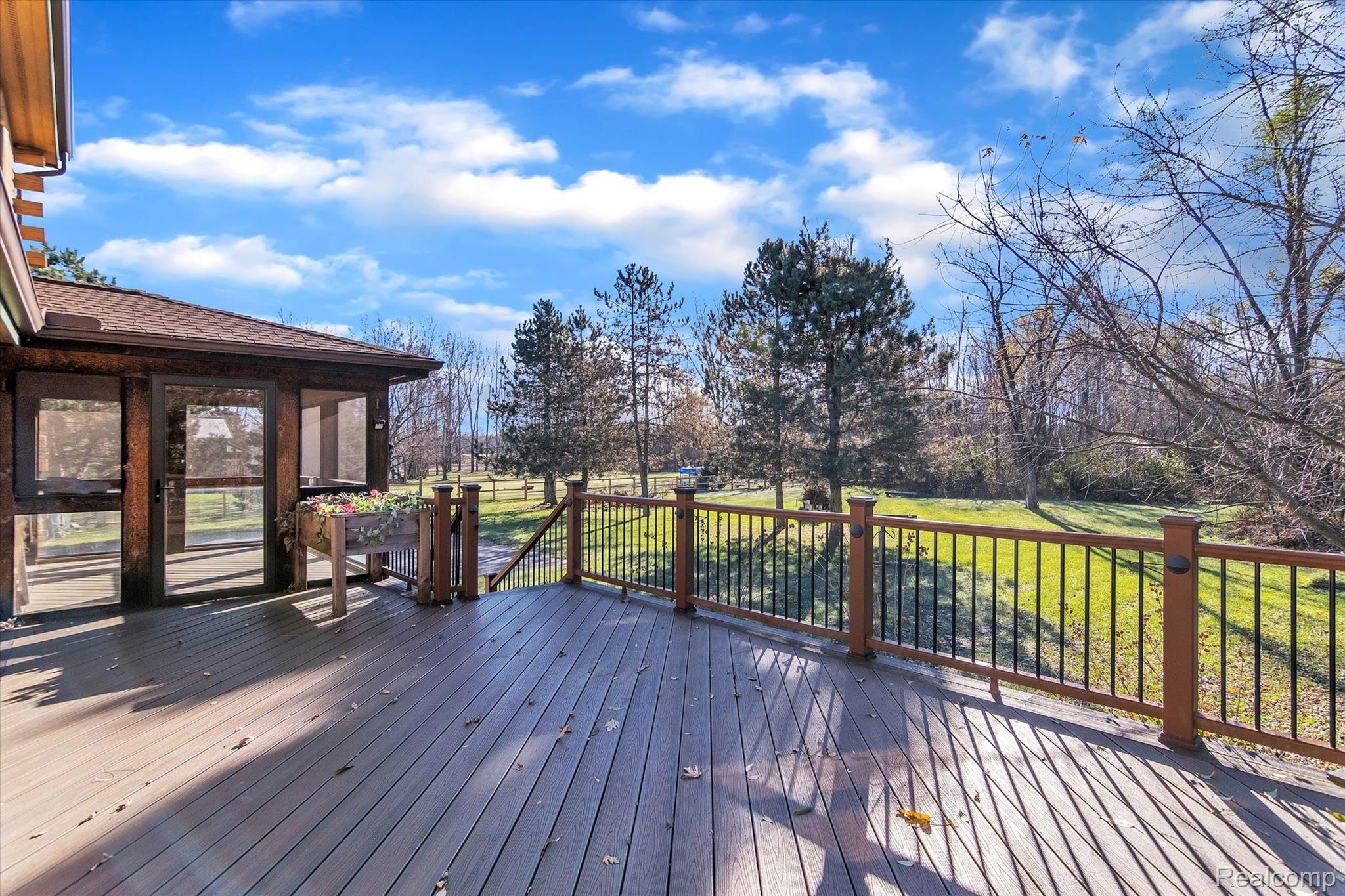 47111 Hull Road Belleville, MI 48111 - Photo 38 of 46 Composite "Trex style" decking!