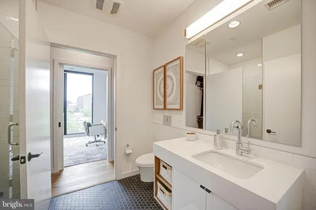 $4,950 | 57 N Street Northwest, Unit 525, Washington, DC 20001