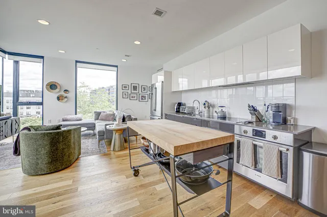 $4,950 | 57 N Street Northwest, Unit 525, Washington, DC 20001