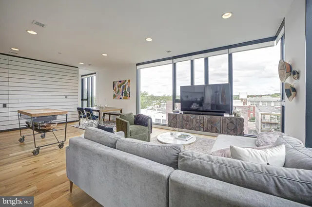 $4,950 | 57 N Street Northwest, Unit 525, Washington, DC 20001