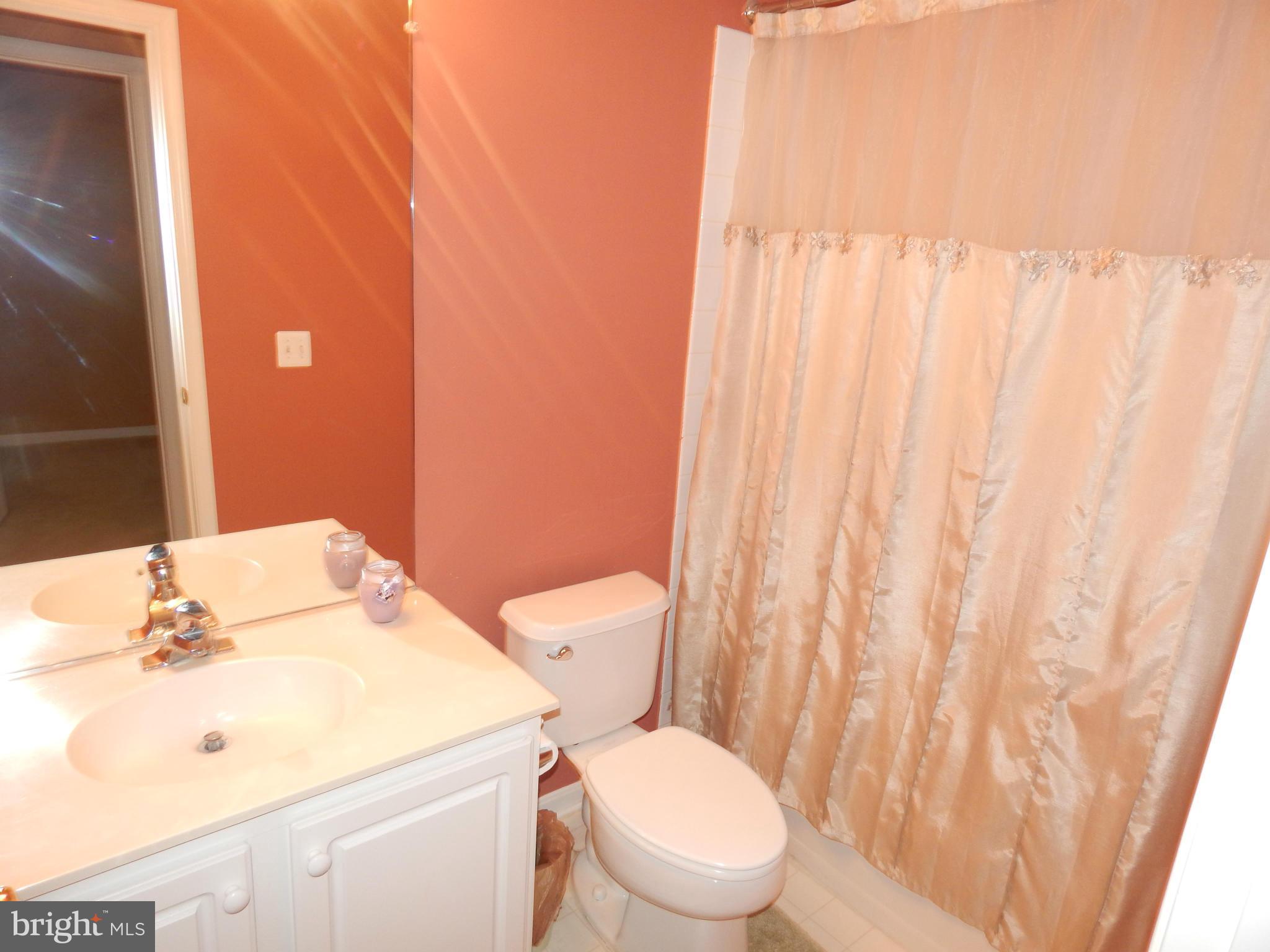 2464 Leyland Ridge Road Herndon, VA 20171 - Photo 22 of 27 Bath