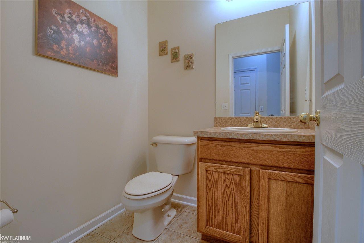 22446 Brantingham Road Macomb, MI 48044 - Photo 15 of 28 Half Bath