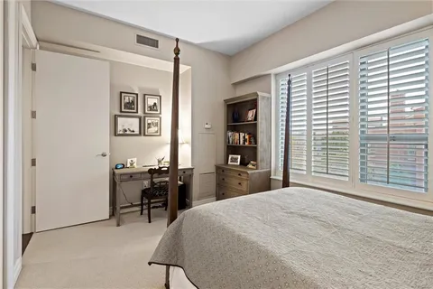 $675,000 | 4950 Central Street, Unit 306, Kansas City, MO 64112