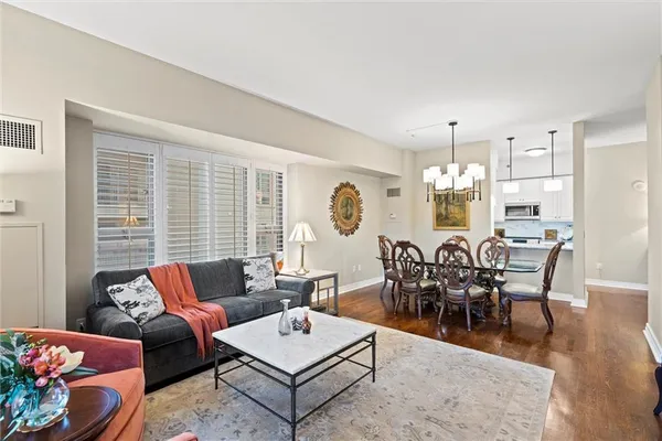 $660,000 | 4950 Central Street, Unit 306, Kansas City, MO 64112