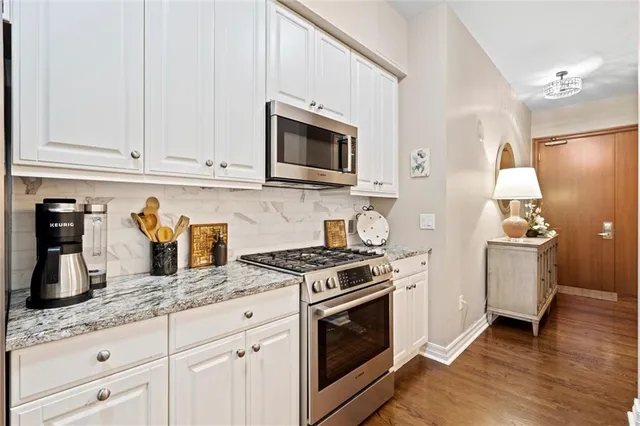 $675,000 | 4950 Central Street, Unit 306, Kansas City, MO 64112