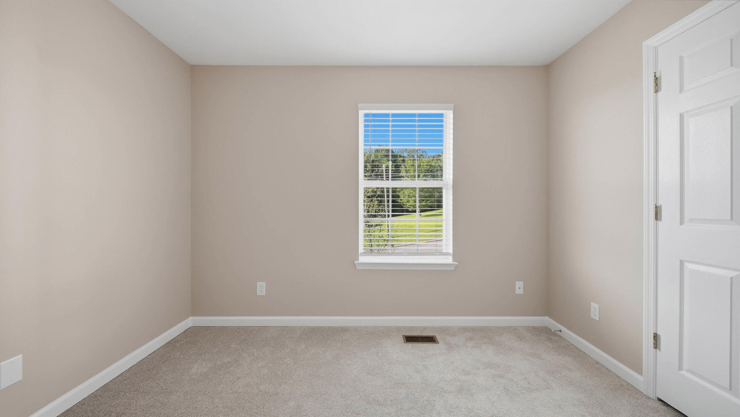 205 Pinewood Drive Rock Spring, GA 30739 - Photo 18 of 31 205 pinewood dr-18