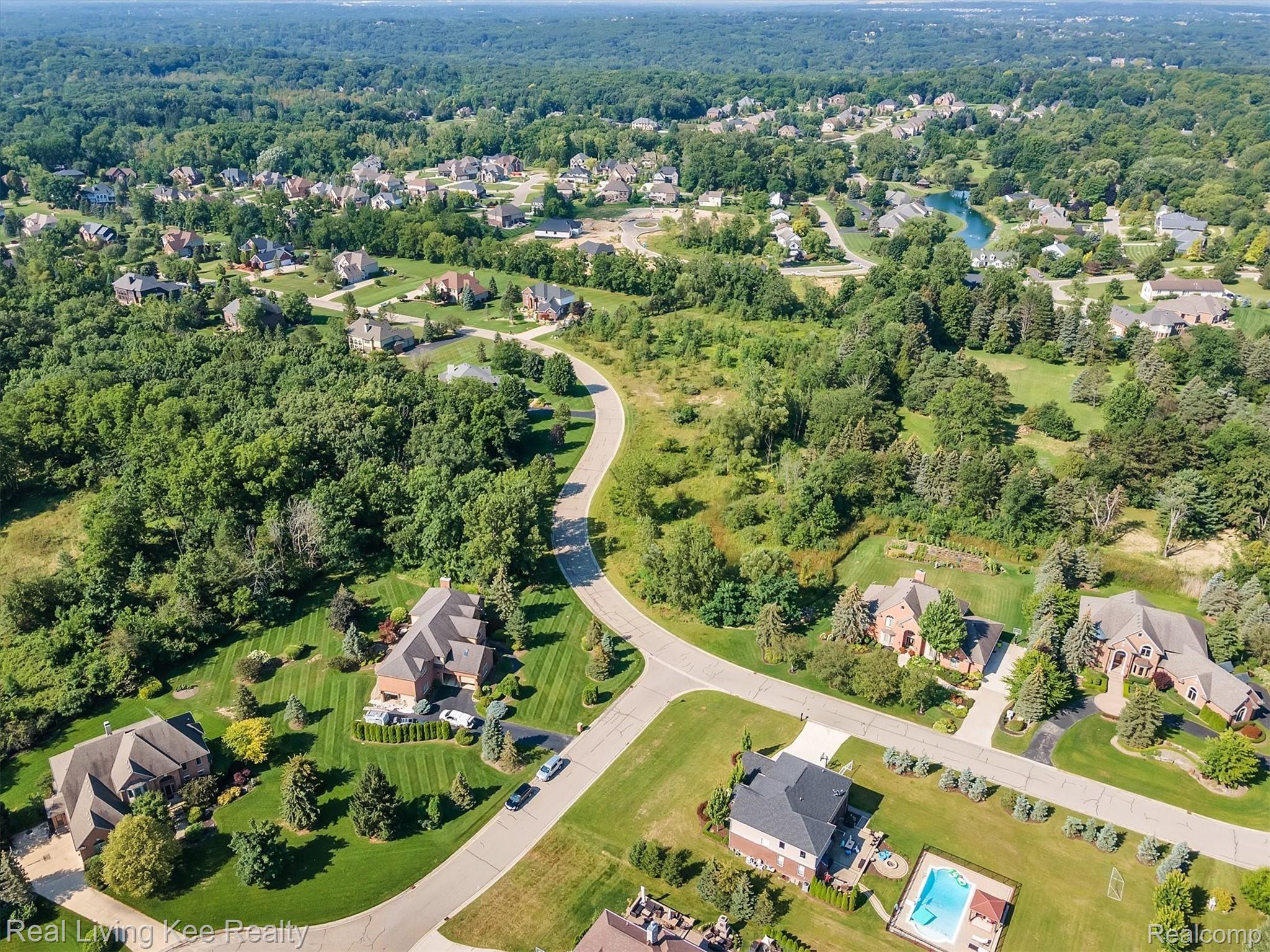 39 Fieldway Court Rochester, MI 48306 - Photo 54 of 55 58-39-Fieldway-Ct-WindowStill-Real-Estate-Photography-58.jpg