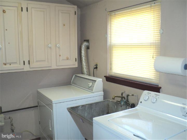 391 Byron Road Warminster, PA 18974 - Photo 19 of 20 Laundry Room