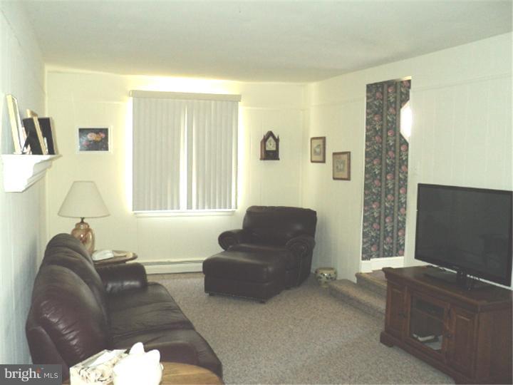 391 Byron Road Warminster, PA 18974 - Photo 20 of 20 Family Room