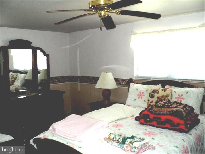 391 Byron Road Warminster, PA 18974 - Photo 8 of 20 Master Bedroom