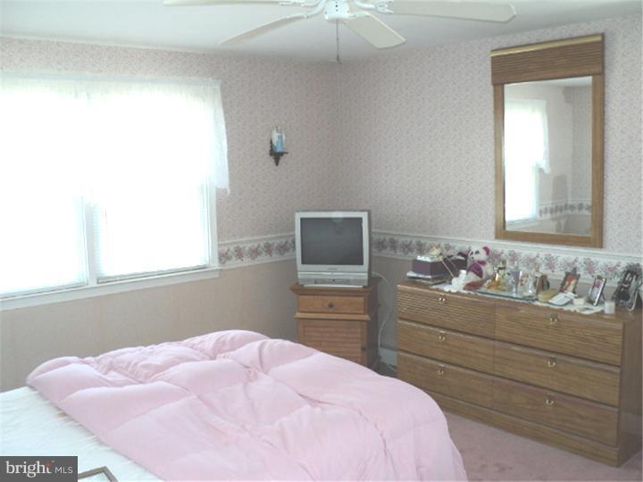 391 Byron Road Warminster, PA 18974 - Photo 10 of 20 Bedroom 2